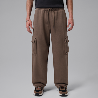 Jordan Brooklyn Men's Oversized Fleece Cargo Trousers. Nike RO